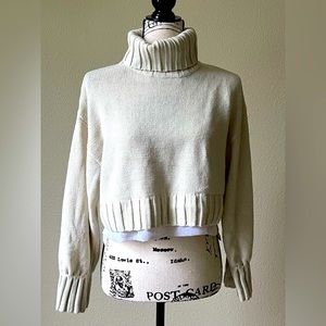 H&M Cream colored Sweater